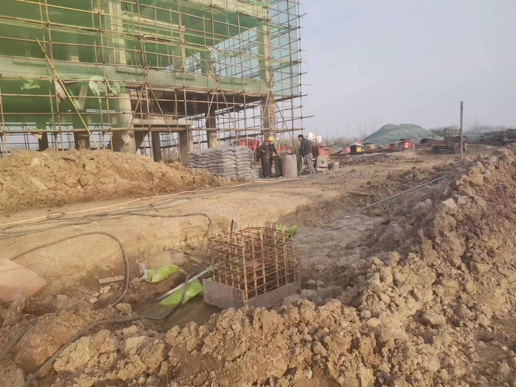 新兴当桥梁出现裂缝的时候应该及时加固修补